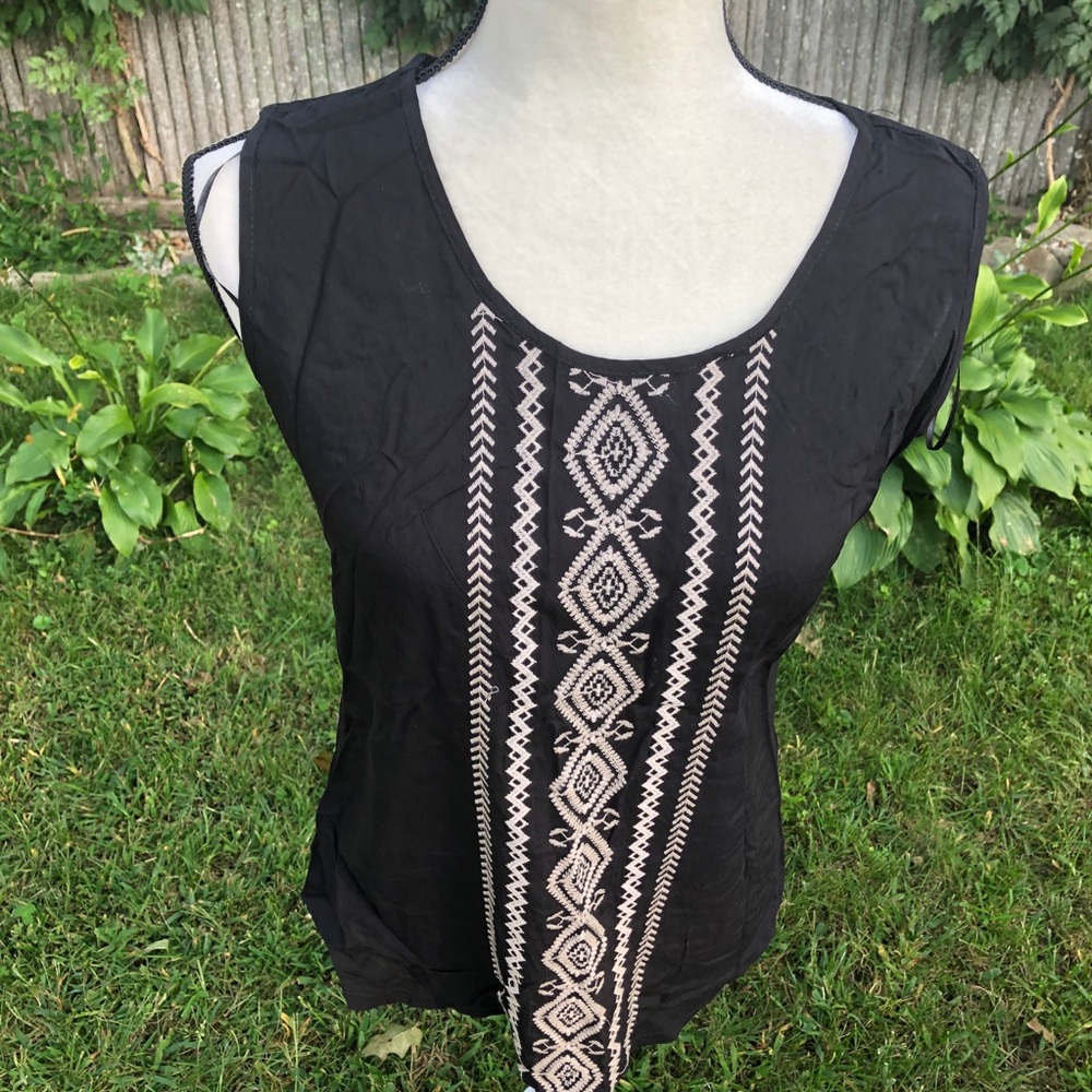 🌵Solitaire Small Boho Threaded Geometric Blouse - Picture 6 of 7